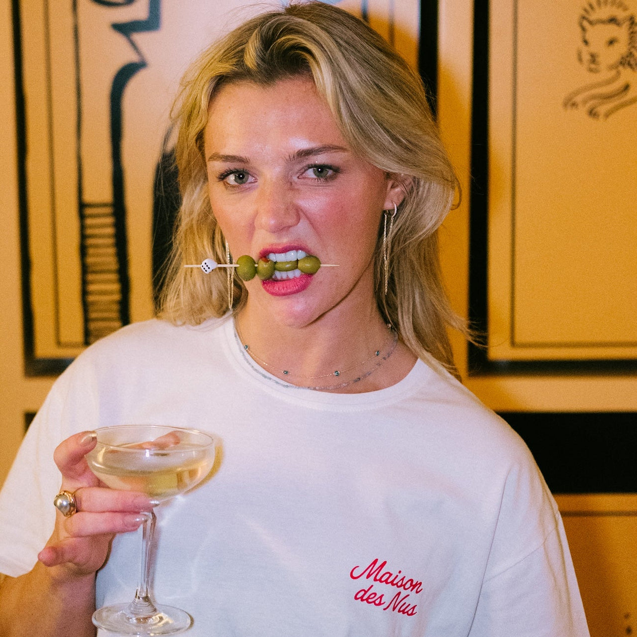 Martini Dancer '90s Boxy Unisex Tee